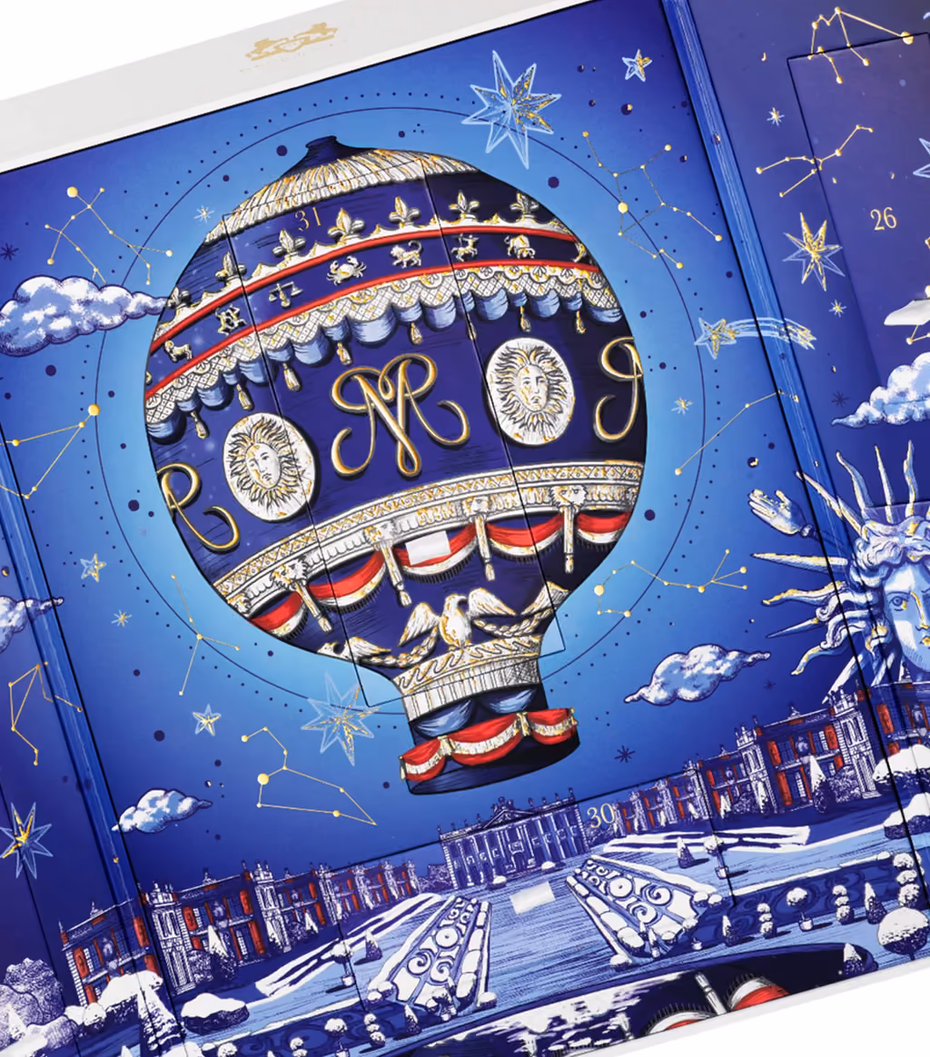 Close up of the hot air balloon artwork on the cabinet front