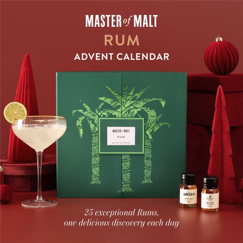 The closed box on red with a daiquiri and two drams