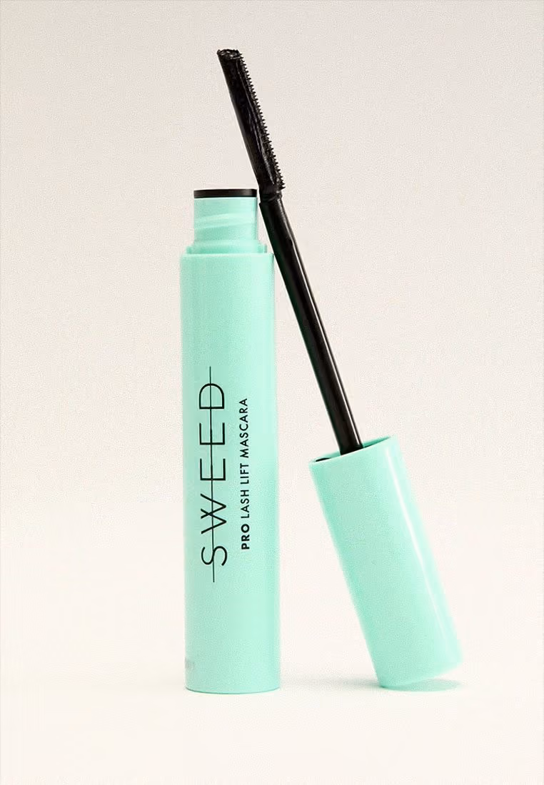 The Sweed Pro Lash Lift Mascara in mint green with its wand